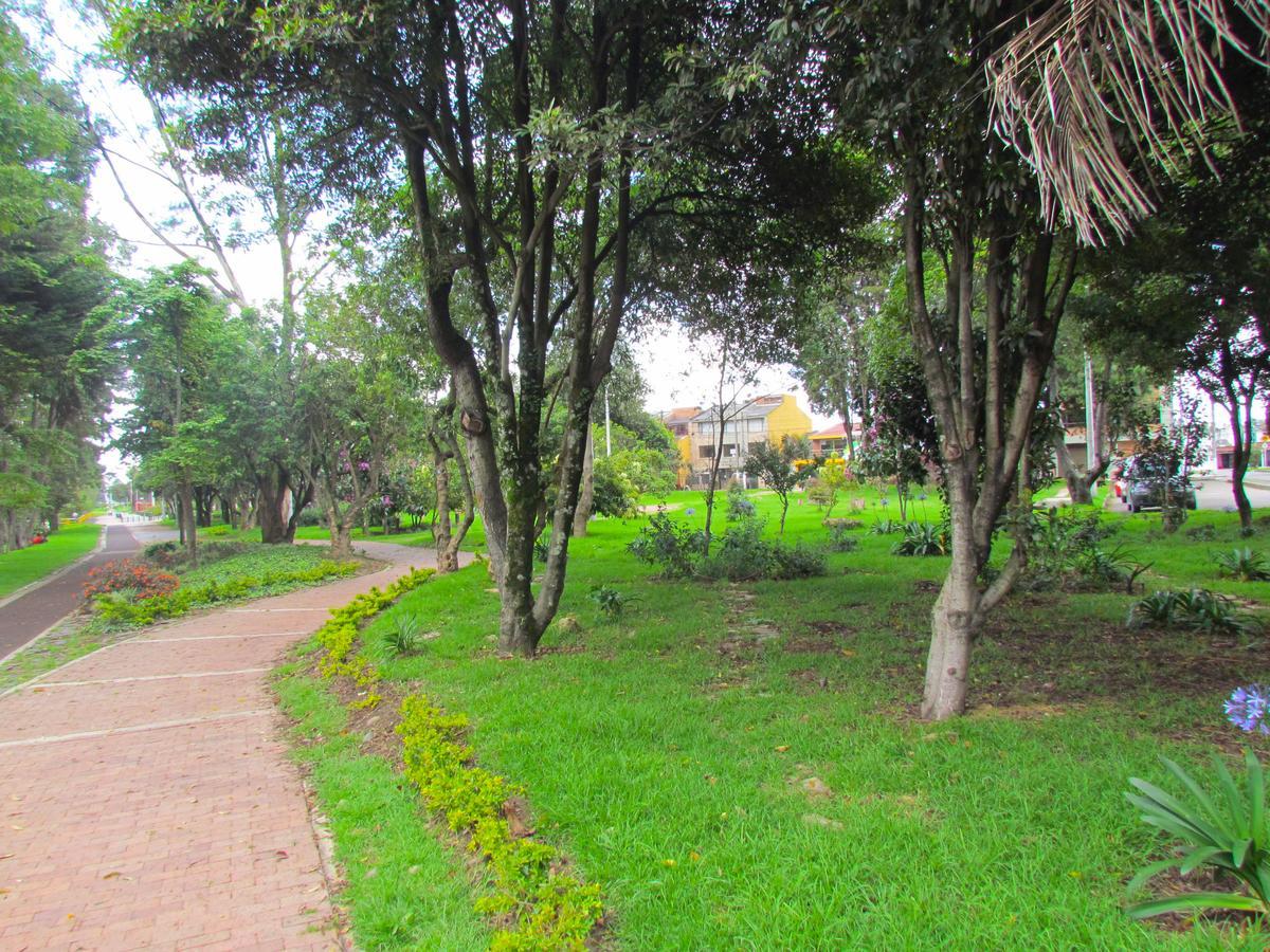 Como En Casa! Restaurante Y Hostal Bogota Bagian luar foto